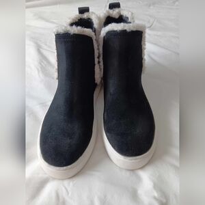 Lucky Brand Daycia Sneaker Boot Size 6